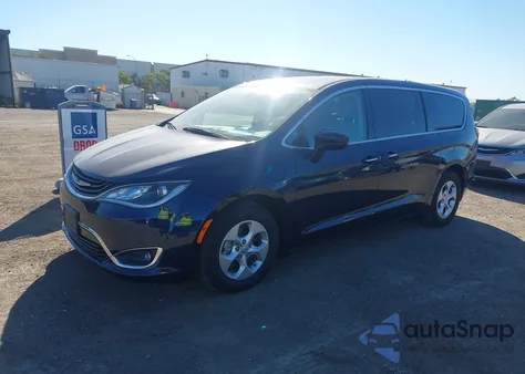 2018 Chrysler Pacifica Hybrid Touring Plus z USA, uszkodzony, nr VIN 2C4RC1H79JR332970